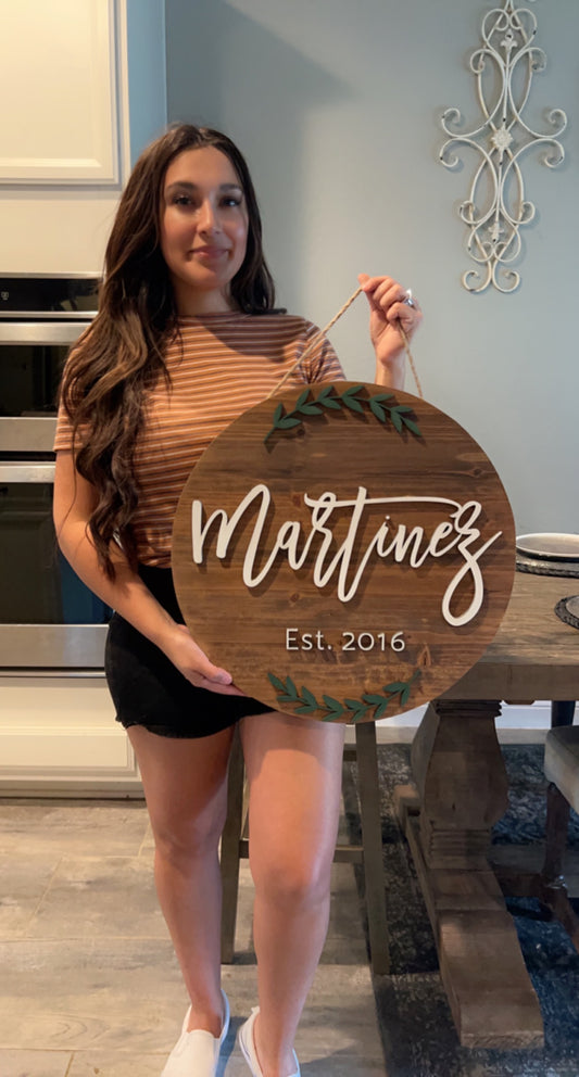 18" Last Name Round Door Sign